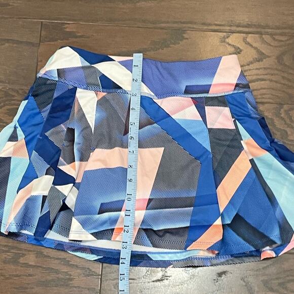 Athleta Electric Geo Speed Skort Size XS - Picture 6 of 9